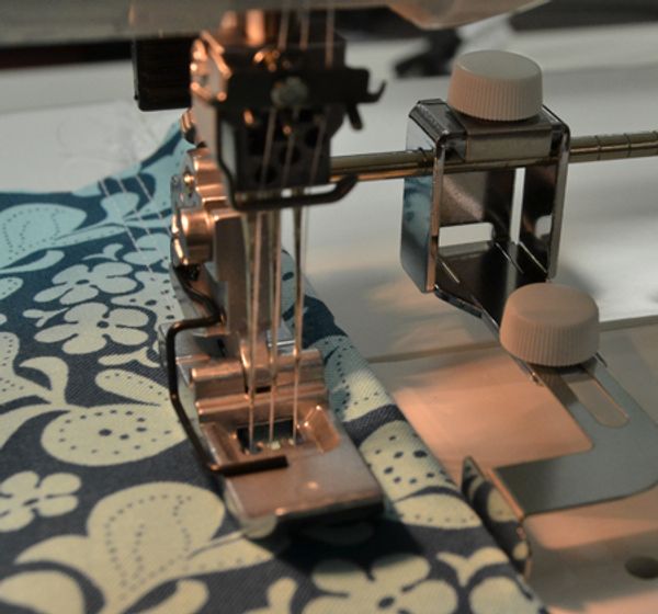 Лапка для распошивальной машины CP1000CPX, CP900CPX линейка в край с ограничителем, 1 шт, 795806102