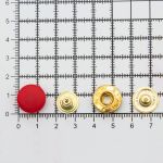 Кнопка Альфа (S-образная) ⌀15.0 мм, ≈72 шт, шляпка пластик + отв.части МЕТАЛЛ, 148 красный + отв.части золото, NEW STAR
