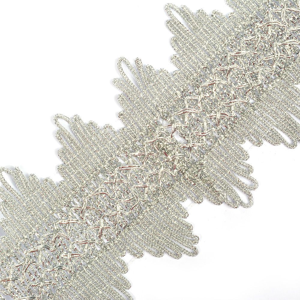 Тесьма отделочная 75 мм серебро, уп.18.28м Тесьма отделочная 75 мм серебро, уп.18.28м