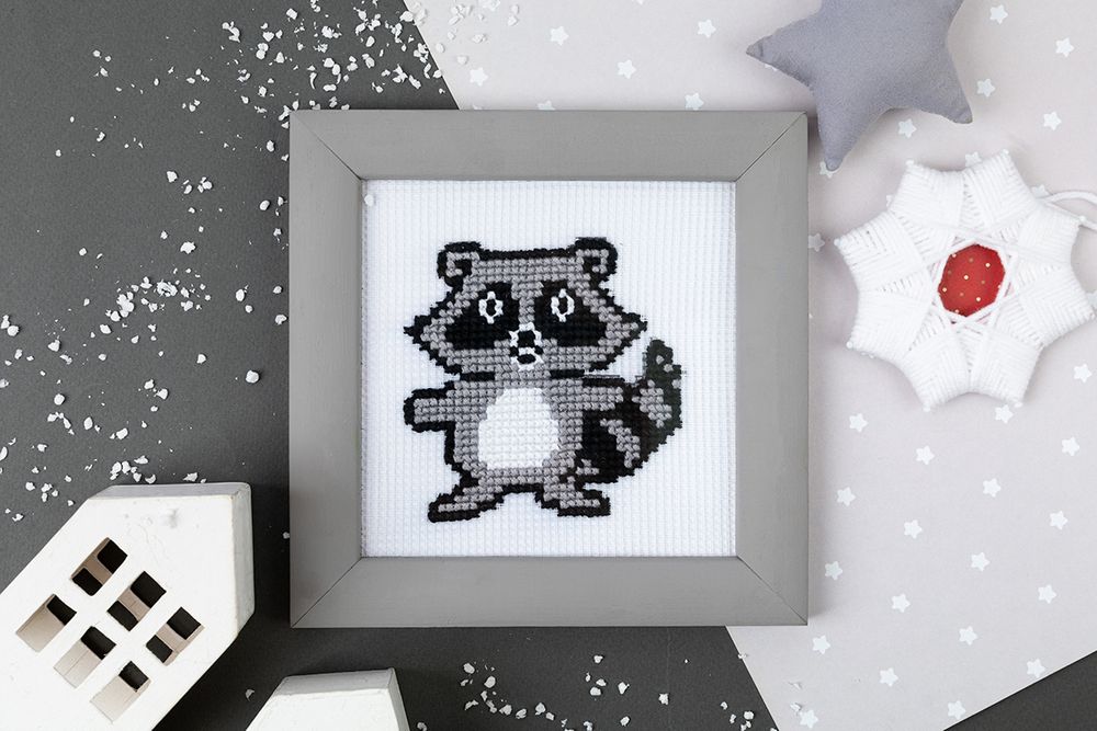 Набор для вышивания нитками Klart, Детские истории. Енотик, 12х12 см