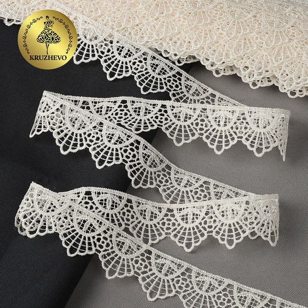 Кружево гипюр (плетёное) 30 мм / 13.71 метров, TBY.4GB2502, цв.F102 молочный