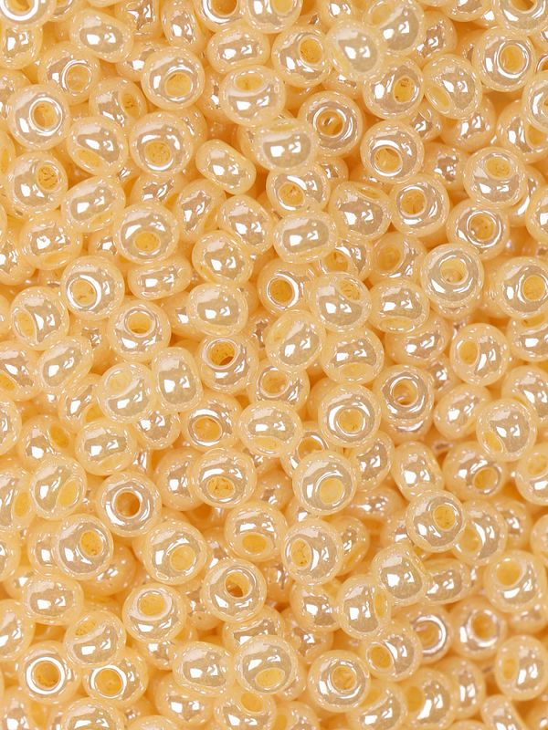 Бисер Preciosa 10/0 (2.3 мм), 50 г, арт. Shell цв. 47112/331-19001
