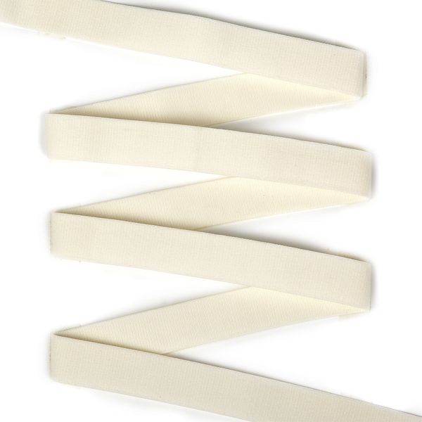 Резинка бельевая (бретелечная) 18.0 мм / 25 метров, F102 сумрачно-белый