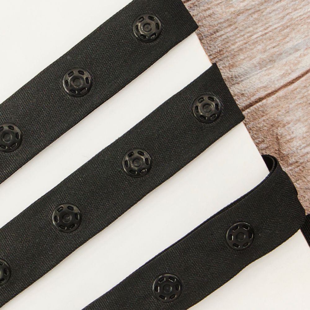 Кнопки пластиковые на тесьме (кн. ⌀8мм, лента 18 мм), цв.01 черный, Safisa, 15 м /TOS/ Кнопки пластиковые на тесьме (кн. ⌀8мм, лента 18 мм), цв.01 черный, Safisa, 15 м /TOS/