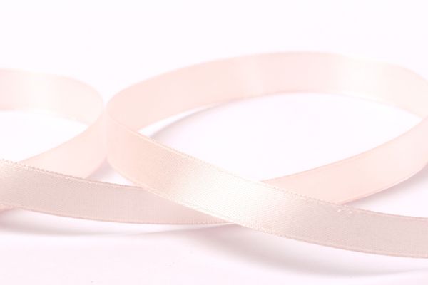 Лента атласная 1-сторонняя 12.0 мм / 33±2 метра, №002 св.розовый, в термоплёнке, Gamma