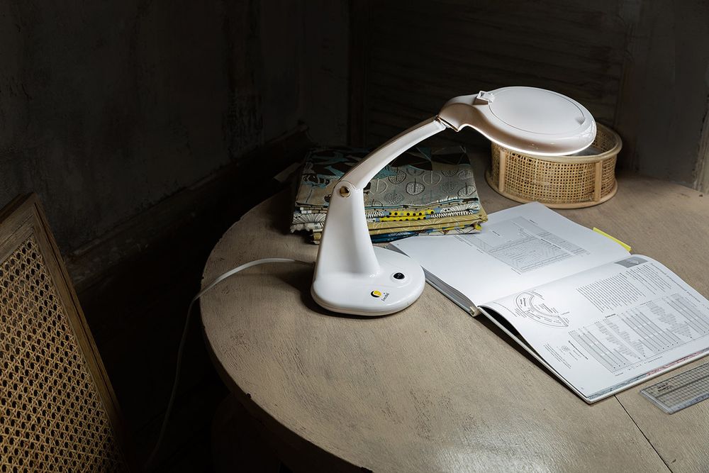 Лупа с подсветкой настольная ⌀10 см (ув.х1.75) + ⌀2.5 см (ув.х4), Ferstel FR-25