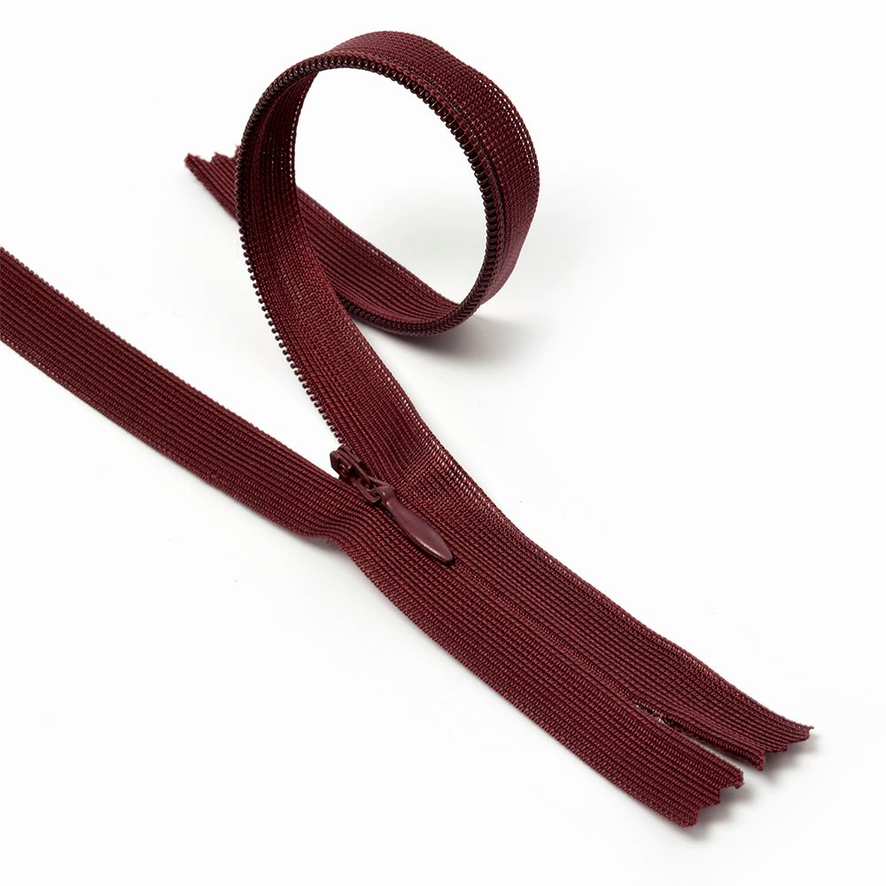 Молния потайная (скрытая) Т3 (3 мм) 1 зам., н/раз., 20 см, цв.F181 т.бордо уп.50 шт Молния потайная (скрытая) Т3 (3 мм) 1 зам., н/раз., 20 см, цв.F181 т.бордо уп.50 шт