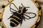Набор для вышивания бисером Klart, Брошь. Пчела, 7х6 см