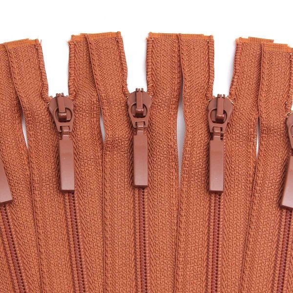 Молния спираль (витая) Arta Т5 (5 мм) 1 зам., разъем., 40 см, цв. 856 св.коричневый, уп.5 шт