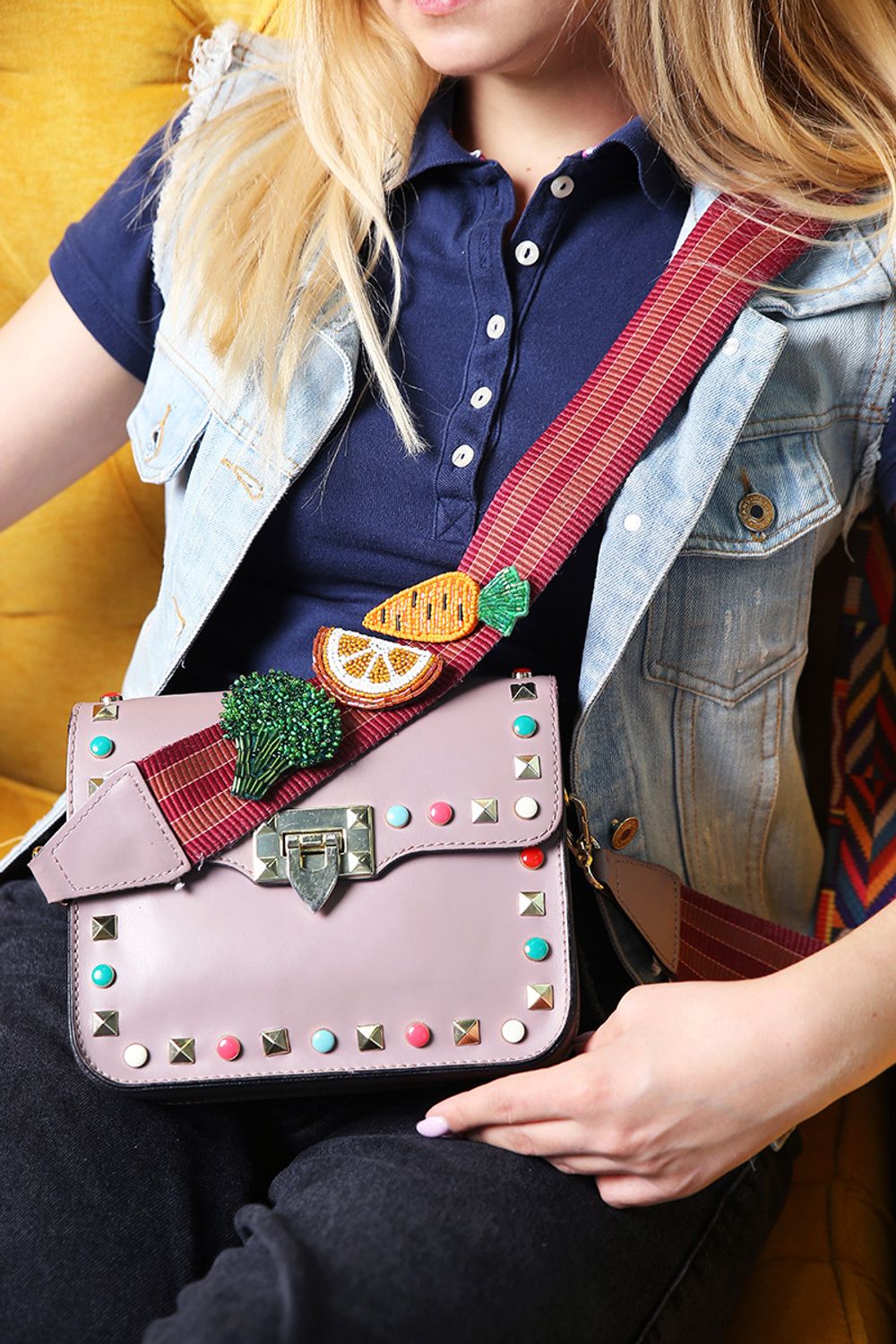 Набор для вышивания бисером Klart, Брошь Морковь, 3х9 см