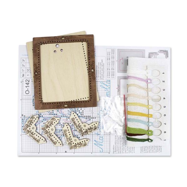 Набор для вышивания нитками МП Студия, на деревянной основе Миниатюра. Ромашка 13х11см