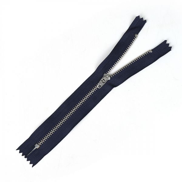 Молния металл джинсовая Т4 (4 мм), 1 зам., 18 см, никель, замок М-4002 цв.F330 т.синий уп.50 шт, Mzipp