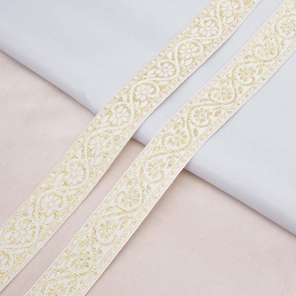 Лента (тесьма) жаккардовая 32.0 мм / 25±1 метров, с метанитом рис. 9819, белый/золото, С3104Г17