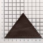 Заплатки пришивные из кожи, треугольник равнобедр., стор. 8см, с перфорацией, 2 шт, 100% кожа, 03 темно-коричневый, 9903