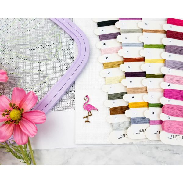 Набор для вышивания нитками LetiStitch L9933, Медовые цветы 23х23см