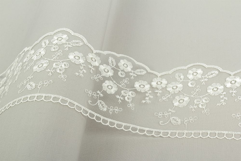 Кружево на сетке 9 мм / 8.8 м, кремовый, Gamma 52727 Кружево на сетке 9 мм / 8.8 м, кремовый, Gamma 52727