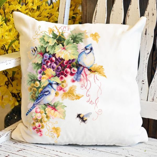 Набор для вышивания нитками Чудесная игла, Сойки и Виноград 25х35 см