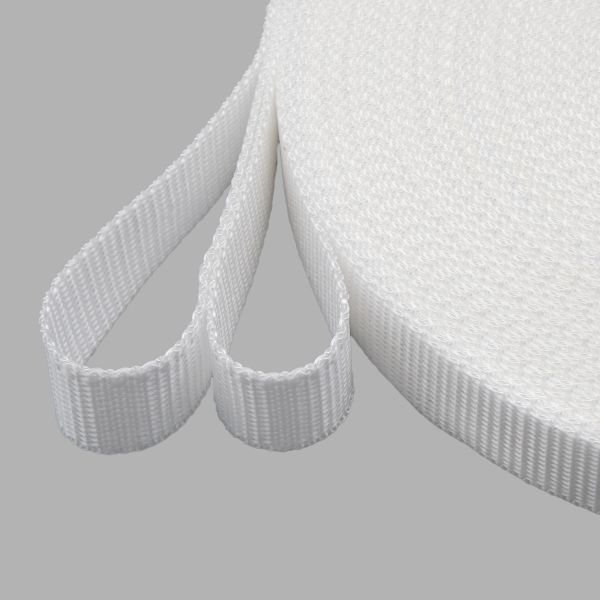 Стропа (ременная лента) 20 мм / 25 метров, толщ. 1.0 мм, [11 г/пог.м], 100% п/п, 1 белый