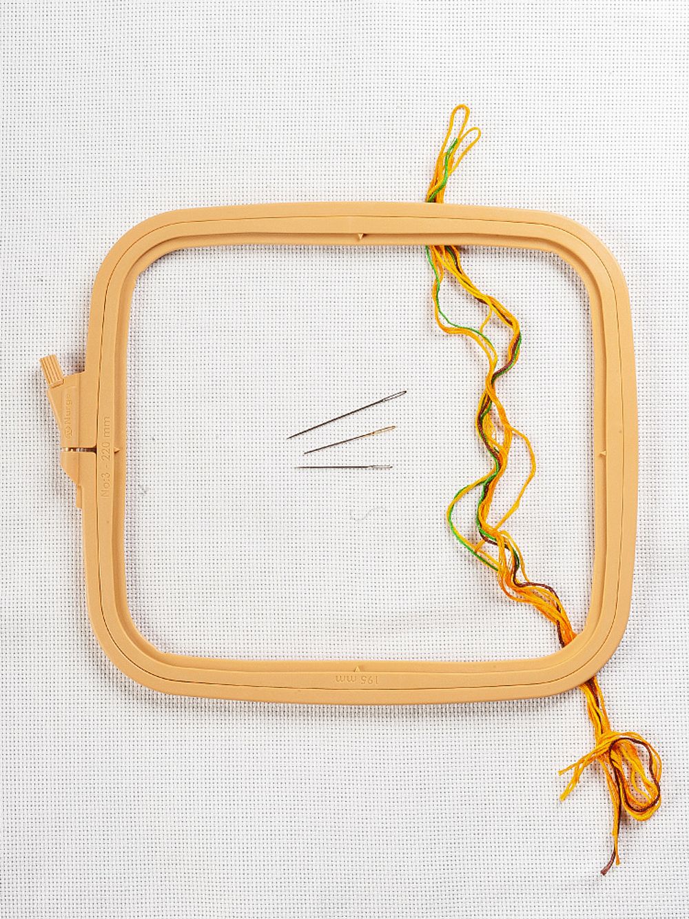 Пяльца-рамка Nurge пластиковые 220х195, M10419