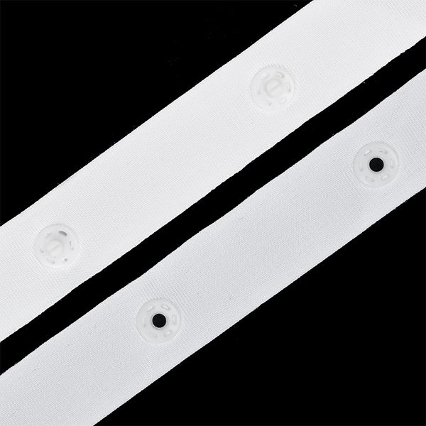 Кнопки пластиковые на тесьме (кн. ⌀8мм, лента 18 мм, шаг 40 мм), 64421 цв. белый уп. 45,7м