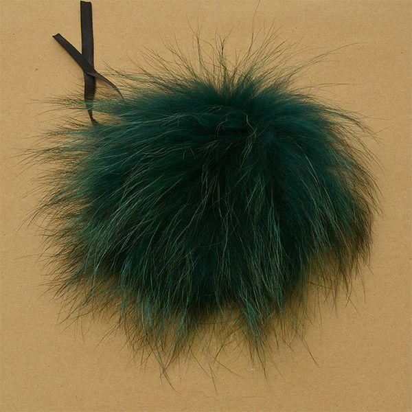 Помпон из натурального меха 180-200 мм, енот, RUS.PNE07, изумрудный А