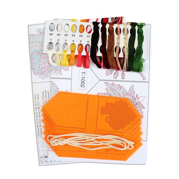 Набор для вышивания нитками МП Студия, на фетре Осенняя гирлянда оранжевая (7 флажков) 13х11см