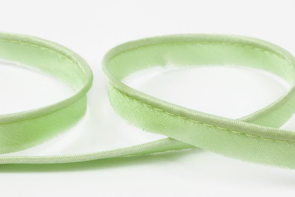 Кант атласный 10 мм / 65±2.5 метров, 122 св.салатовый, Gamma GA-10P