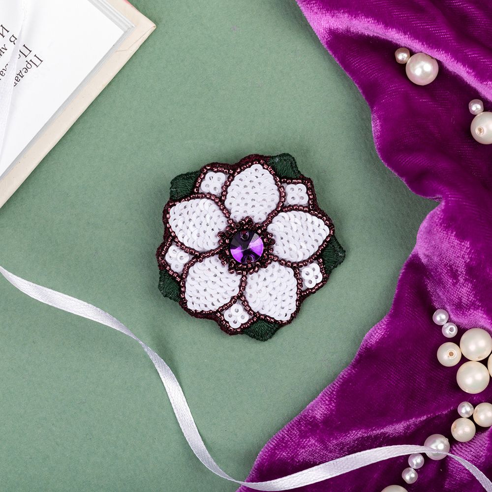 Набор для вышивания бисером Klart, Брошь. Анемон, 4.5х4.5 см