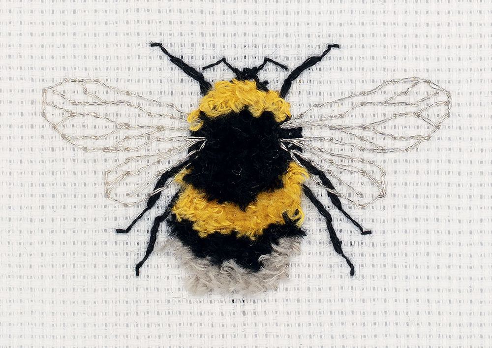 Набор для вышивания нитками Klart, Шмель, 9х6,5 см