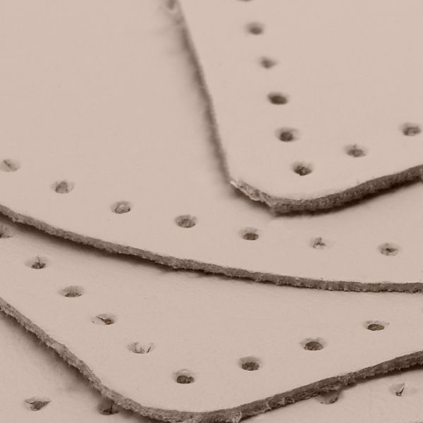 Набор заплаток пришивных из кожи, круг, квадрат, треугольник, овал 8см, с перфорацией, 4 шт (06 бежевый), 9743