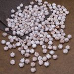 Бусины акрил 18.5х16.5х14 мм, 500 г, дымка, Кошачьи лапки, AD012 бело-бежевый, (7748712)7502 , Astra&Craft