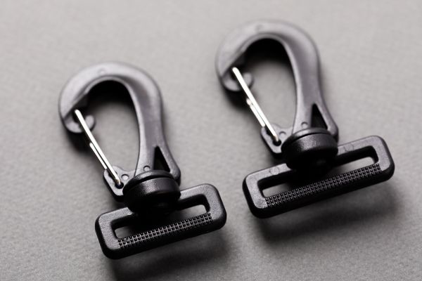 Карабин пластик с металлической застежкой 25 мм, 50 шт, черный, Gamma GHB001