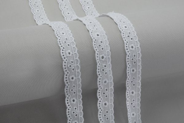 Кружево шитьё 18 мм / 10 м, белый, Gamma GYEM-1801