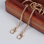 Цепочка-шнурок для сумки с карабинами железо d0,32смх120см золотой