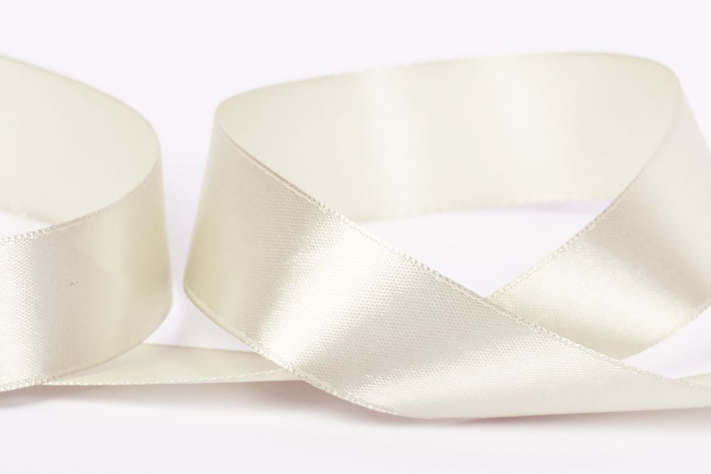 Лента атласная 1-сторонняя 25.0 мм / 33±2 метра, 075 кремовый, Gamma