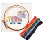 Набор для вышивания нитками Hobby&Pro Kids, Лошадка 19х19см