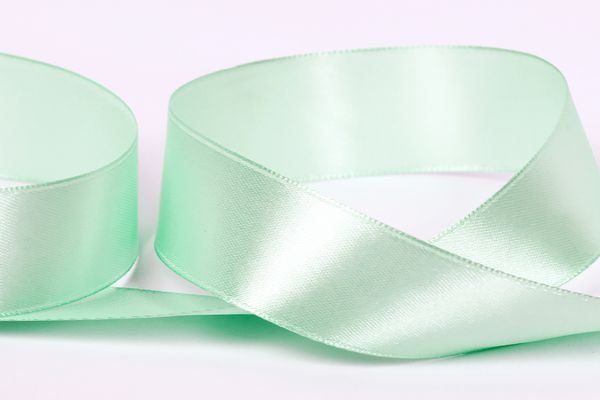 Лента атласная 1-сторонняя 25.0 мм / 33±2 метра, №063 св.св.зеленый, в термоплёнке, Gamma