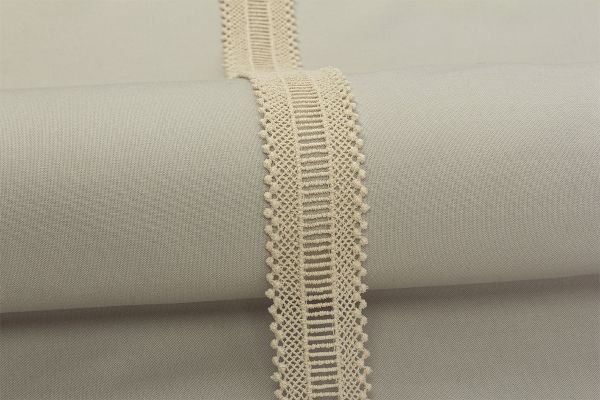 Кружево гипюр (плетёное) 33 мм / 10 м, бежевый, Gamma GGM-3301