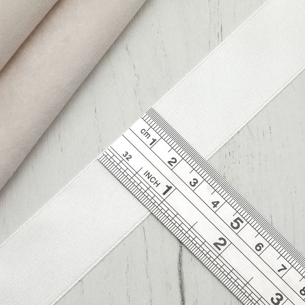 Лента атласная 1-сторонняя 25.0 мм / 22.86±1 метров, 047 молочный, Globus