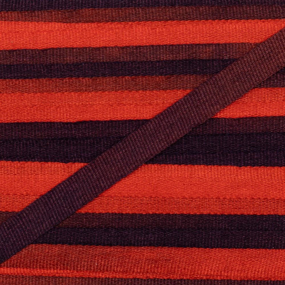 Лента (тесьма) шелковая 4.0 мм / 9.1±0.5 метров, M120 красный/т.бордовый, Gamma SRM-4