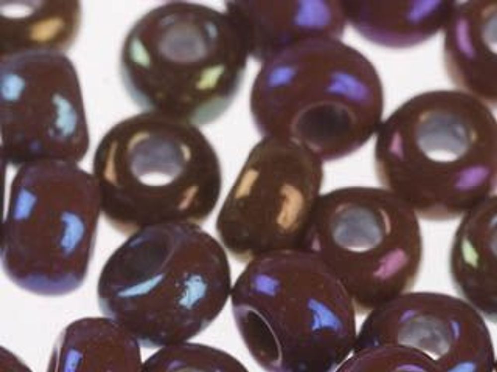 Бисер Preciosa непрозрачный радужный 10/0 (2.3 мм), 1х50г, цв. 14600