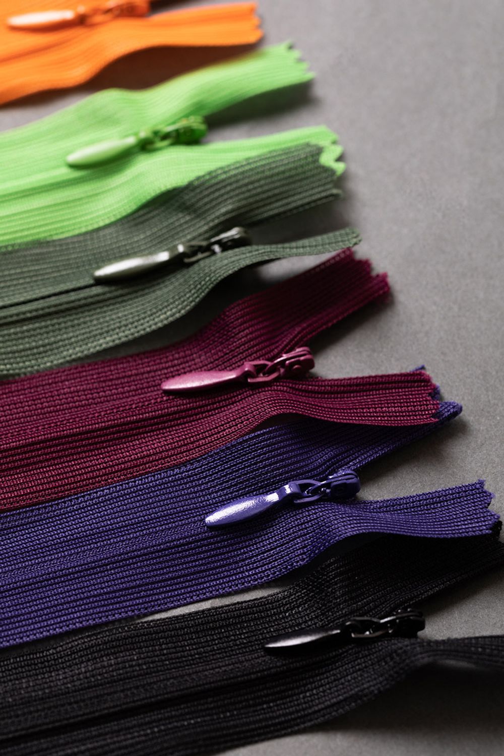 Молния потайная (скрытая) Т3 (3 мм) 1 зам., н/раз., 20 см, пластик, 193 св.бирюзовый, G013P Gamma, 10 шт