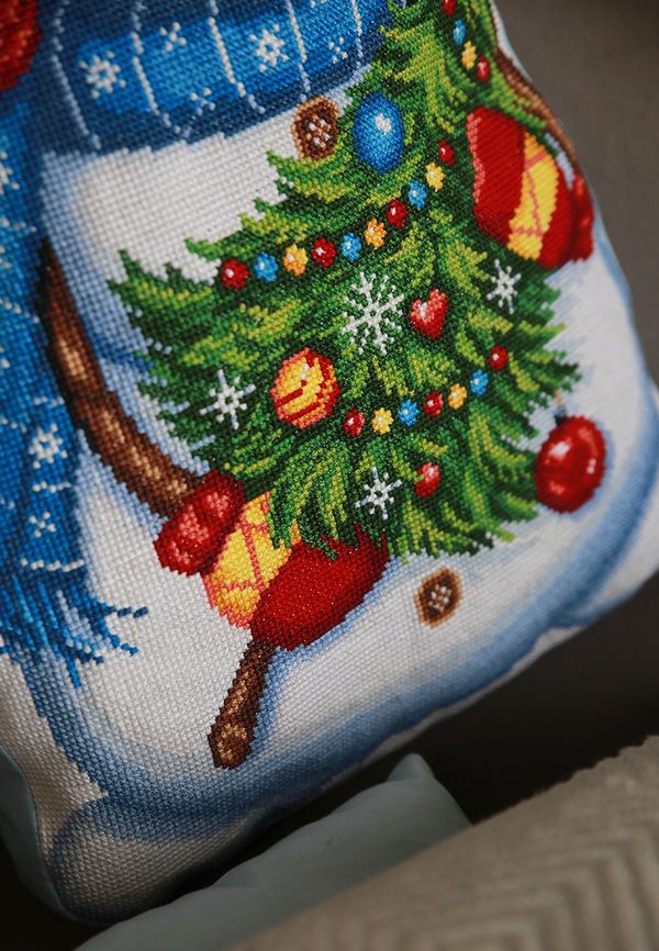 Набор для вышивания нитками Panna, подушка Снеговик, 34х45,5 см