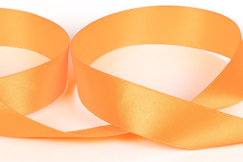 Лента атласная 1-сторонняя 25.0 мм / 33±2 метра, №509N(13-1145) св.оранжевый, Gamma