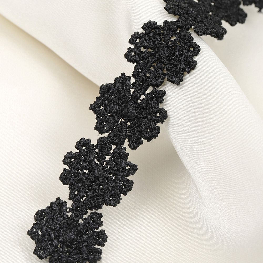 Кружево гипюр (плетёное) 15 мм ромашка цв.черный, уп.13.71 м, Kruzhevo