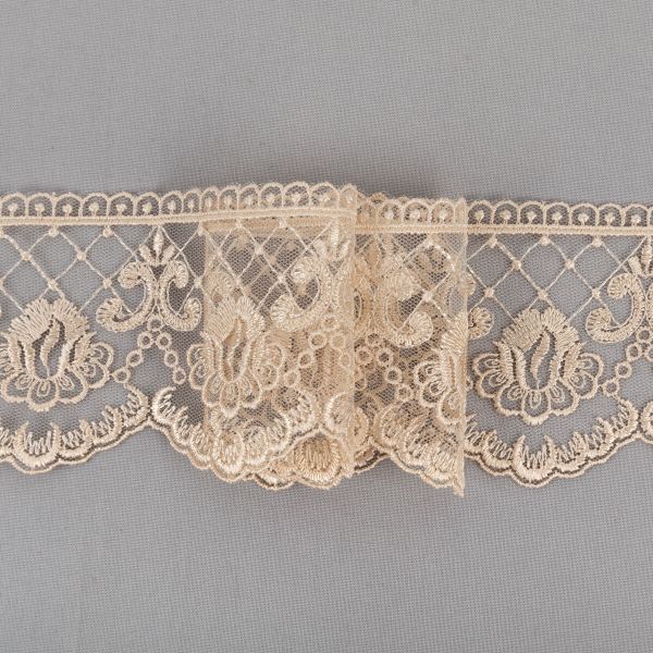 Кружево на сетке 71 мм / 10 м, бежевый, Gamma GKM-7102