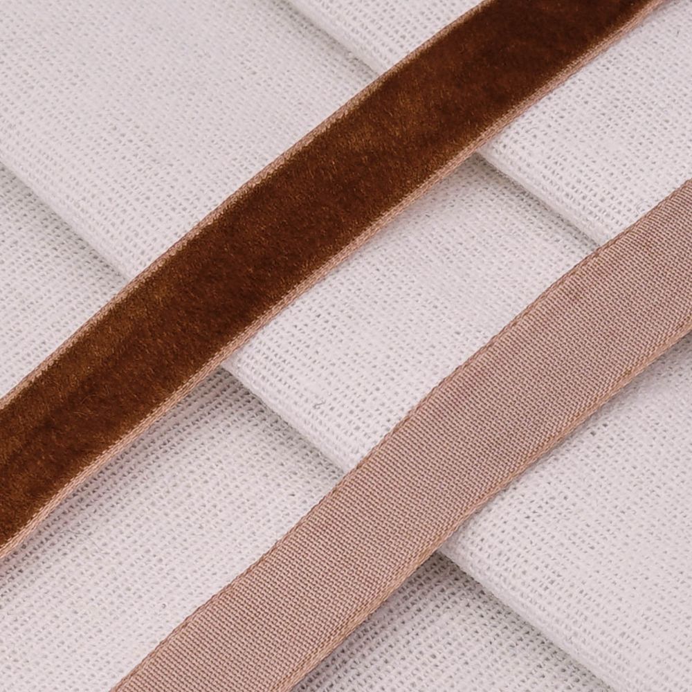 Лента бархатная (тесьма) 12.0 мм / 32.9±2 метров, 0081-1211, 208 коричневый