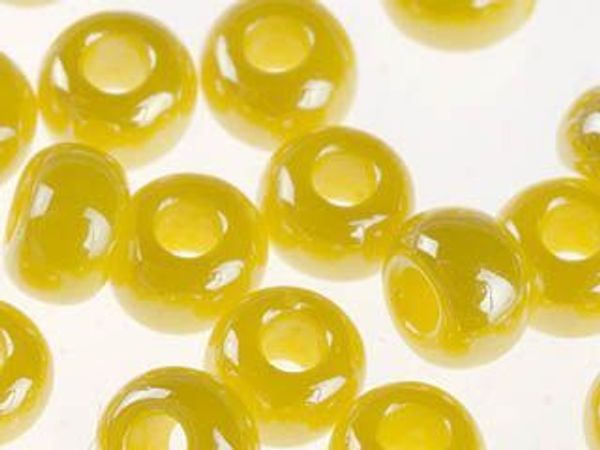 Бисер Preciosa 10/0 (2.3 мм), 1х50 г, непрозрачный с покрытием, цв. 88110