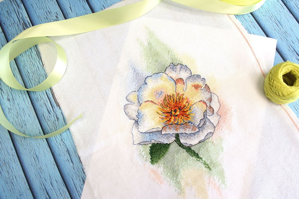 Набор для вышивания нитками МП Студия (Акварель), Белый Пион, 16х28 см