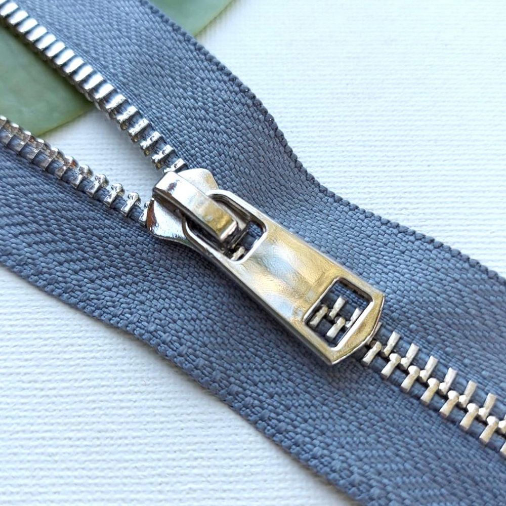 Молния металл Т5 (5 мм) 1 зам., разъем., 75 см, никель, D243 серый, MaxZipper Premium, 1 шт /TOS/